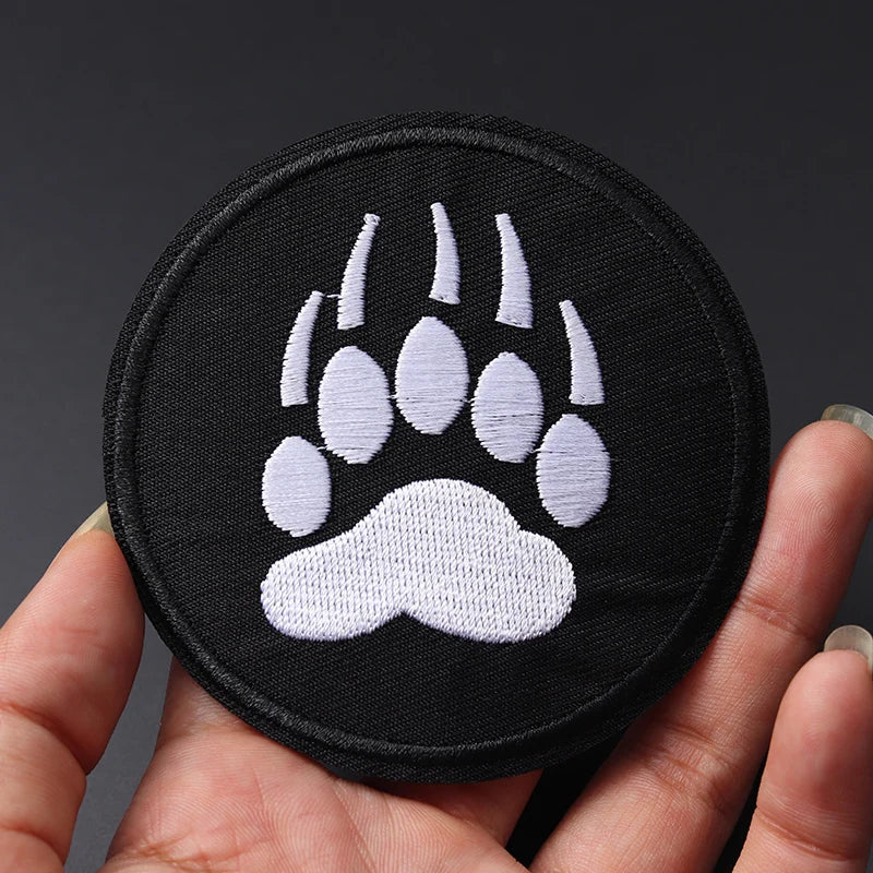 Round bear paw size: 7.9x7.9cm Patch Embroidery Applique Ironing Sewing Supplies Decorative Badges For Clothing Accessories Quake