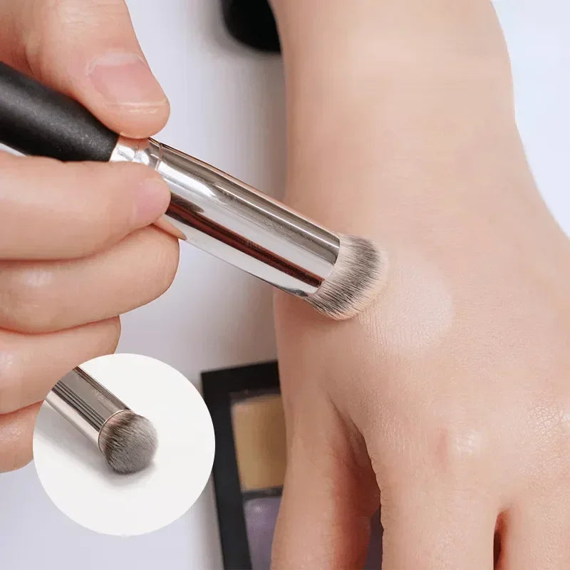 Foundation Concealer Brush Premium Contour Blusher Brushes Flawless Under Eye Dense Face Makeup Brush For Blending Quake 1pc 1