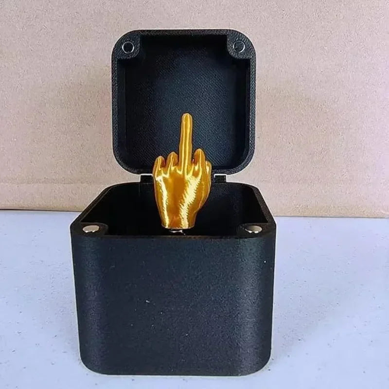 Out of the box pop-up Middle Finger Gift Box Creative Desk Home Decor Gifts Middle Finger Novelty Christmas Funny Prank Gift Quake 1pcs