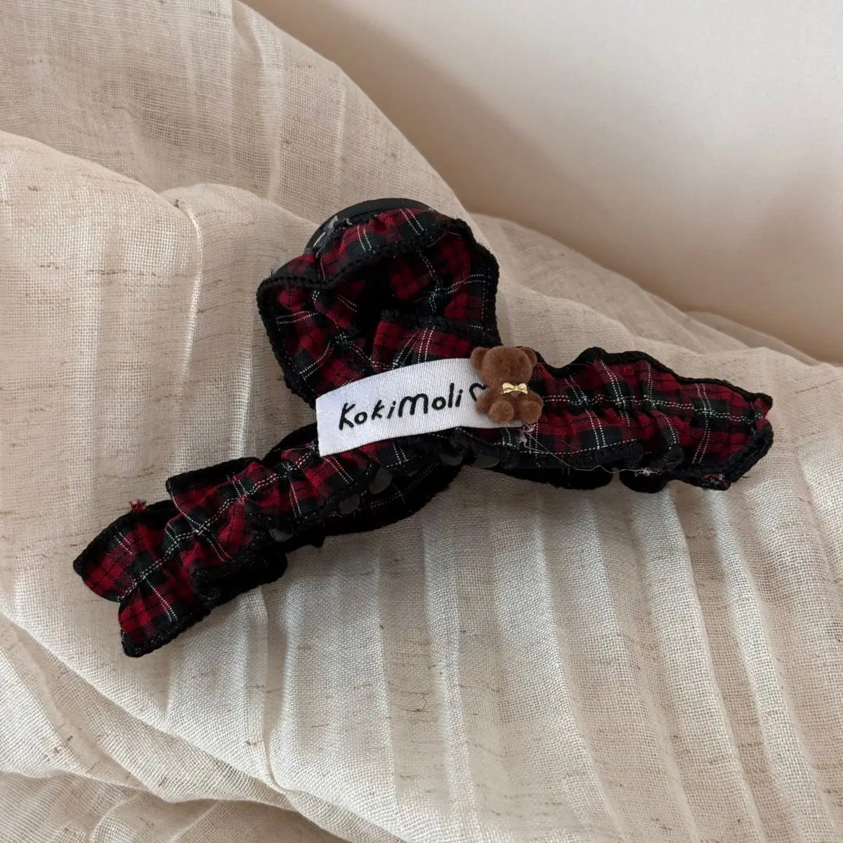 Velvet Teddy Bear Plaid Fabric Pleated Hair Claw Sweet Temperament Shark Clip Women Sweet Hair Accessories Ponytail Clip New Quake red