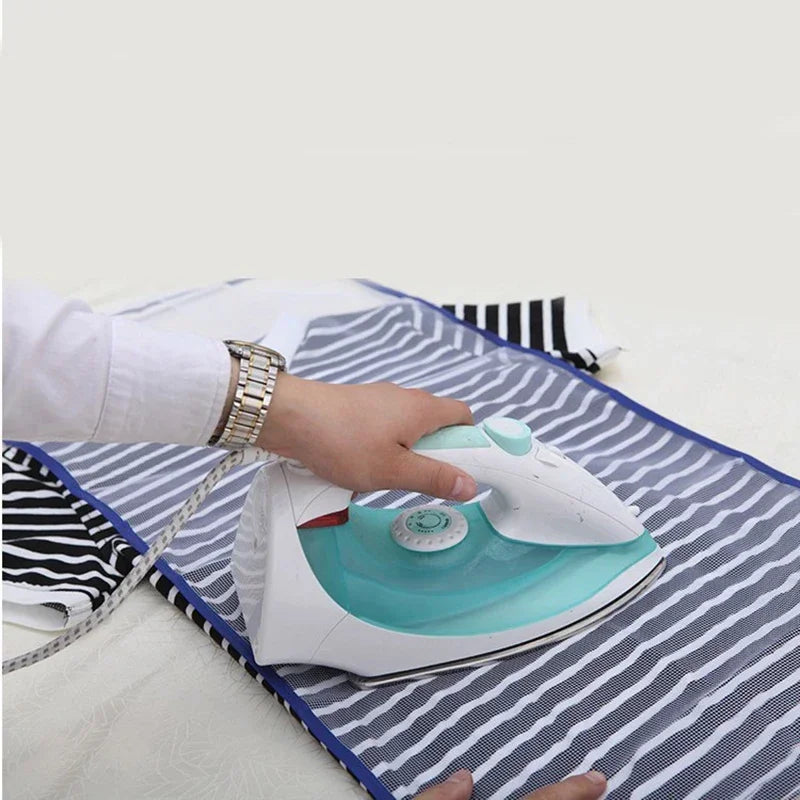 vvocci Mini Iron Random Colors Cloth Board 1pcs Protective Press Mesh Insulation IroningMat Cover Against Pressing Pad Quake