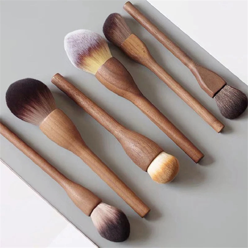 1Pcs European Vintage Wood Handle Makeup Brush High Quality Walnut Loose Powder Blush Foundation Contour Brush Super Soft Quake