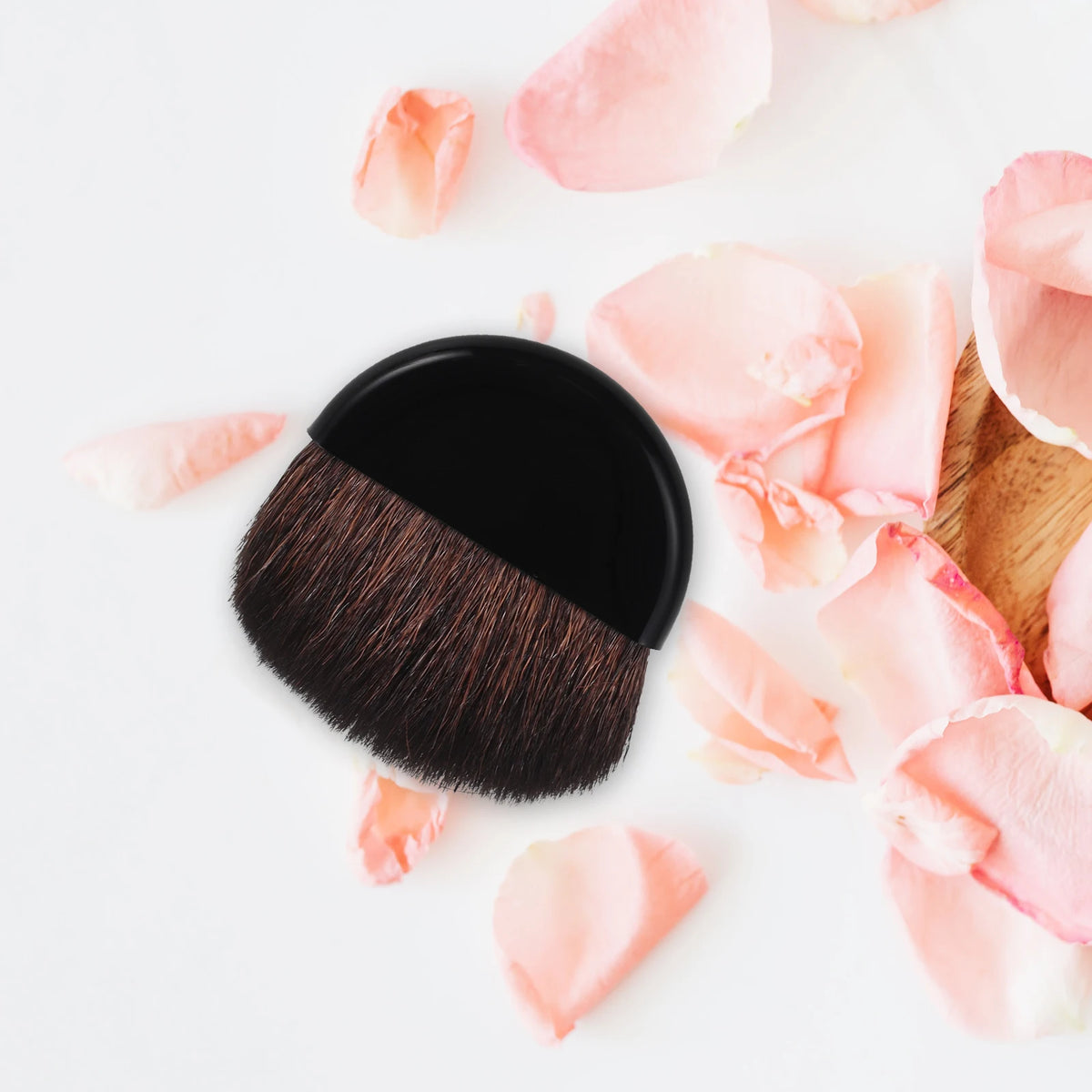 Blush Brush Small Soft Powder Brush For Makeup Travel Portable Cheeks Blusher Tool Multi-Functional Beauty Brushes For Women Quake
