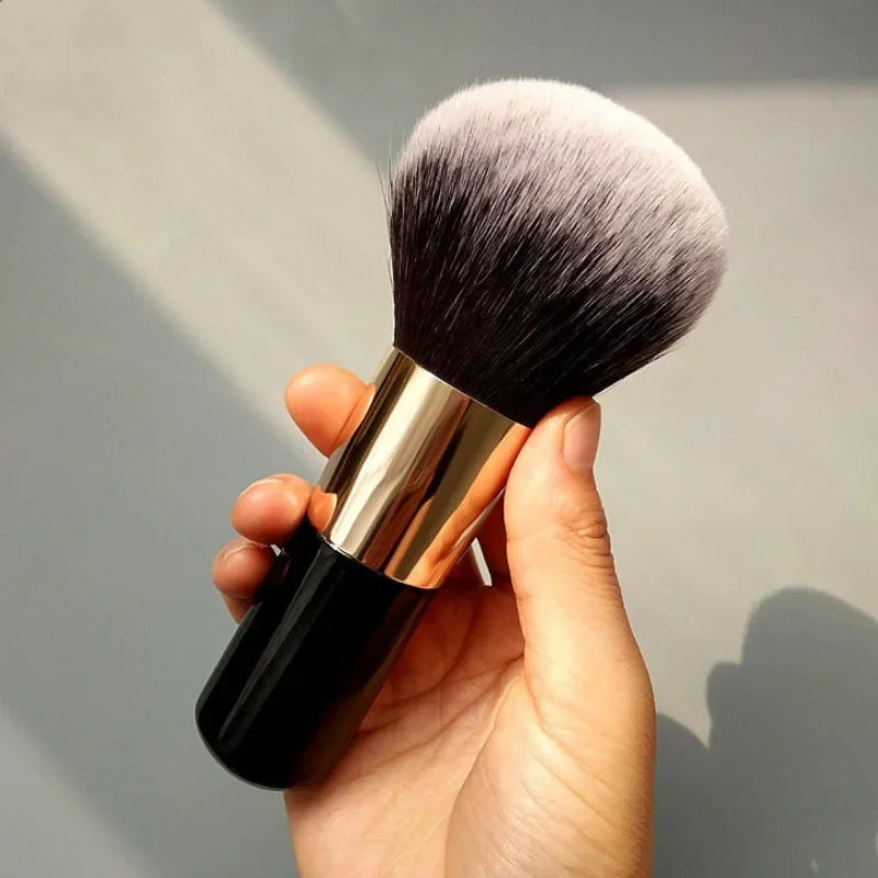 1pc Large Round Handle Multifunctional Makeup Brushes Girl Black Professional Powder Foundation Blush Brush Cosmetic Accessories Quake black