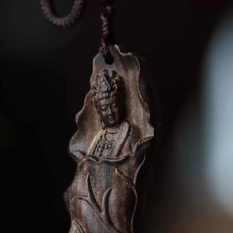 1pcs Agarwood Lotus Leaf Guanyin Single-sided Pendant Car-mounted Decoration Wooden Crafts Peace Pendant Jewelry Quake