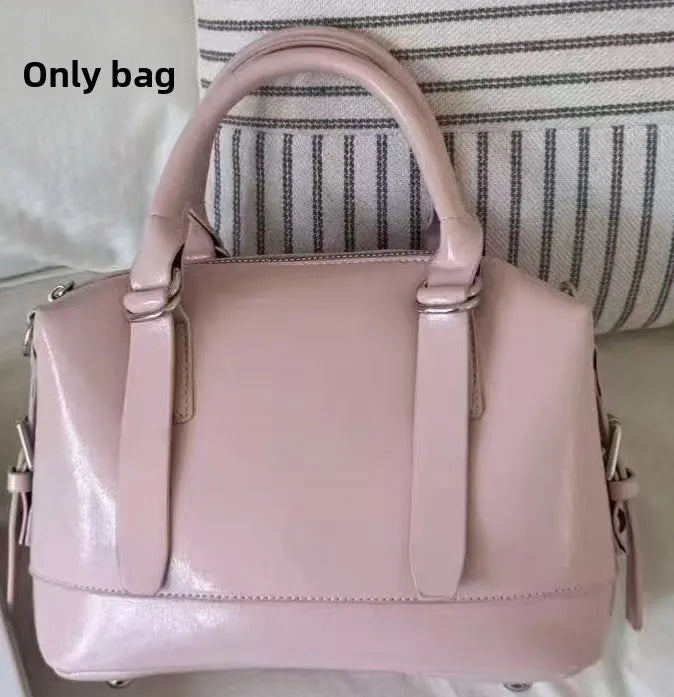 Versatile Portable Bowling Bag Women's Autumn and Winter New Retro Fashion Pillow Bag Commuter Shoulder Messenger Bag Quake pink 21x11x14cm
