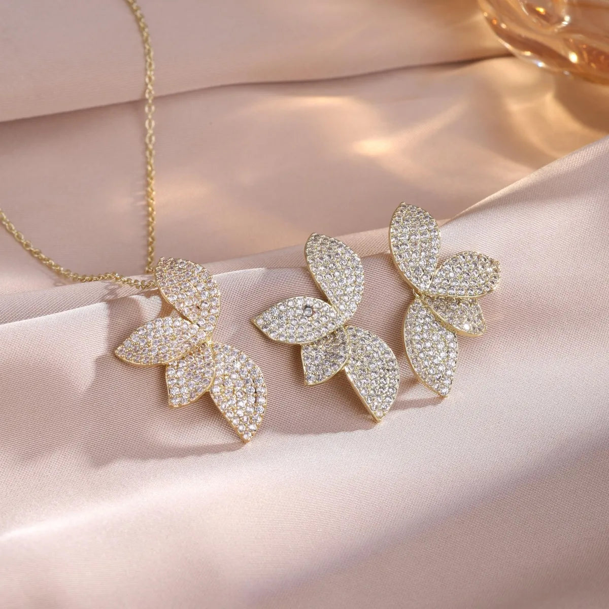 ZAKOL Luxury Full Shiny Micro Zircon Leaf Earrings&Necklace Set AAA CZ Symmetric Wedding Party Jewelry for Women Quake