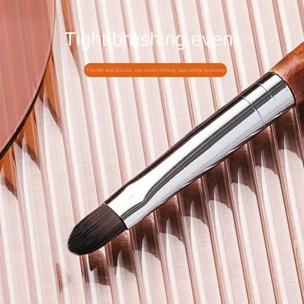 Beauty Make Up Tool Lip Gloss Brush Makeup Brush with Protect Cap Lady Lipstick Brush Cosmetic Brush Concealer Brush Lip Brush Quake