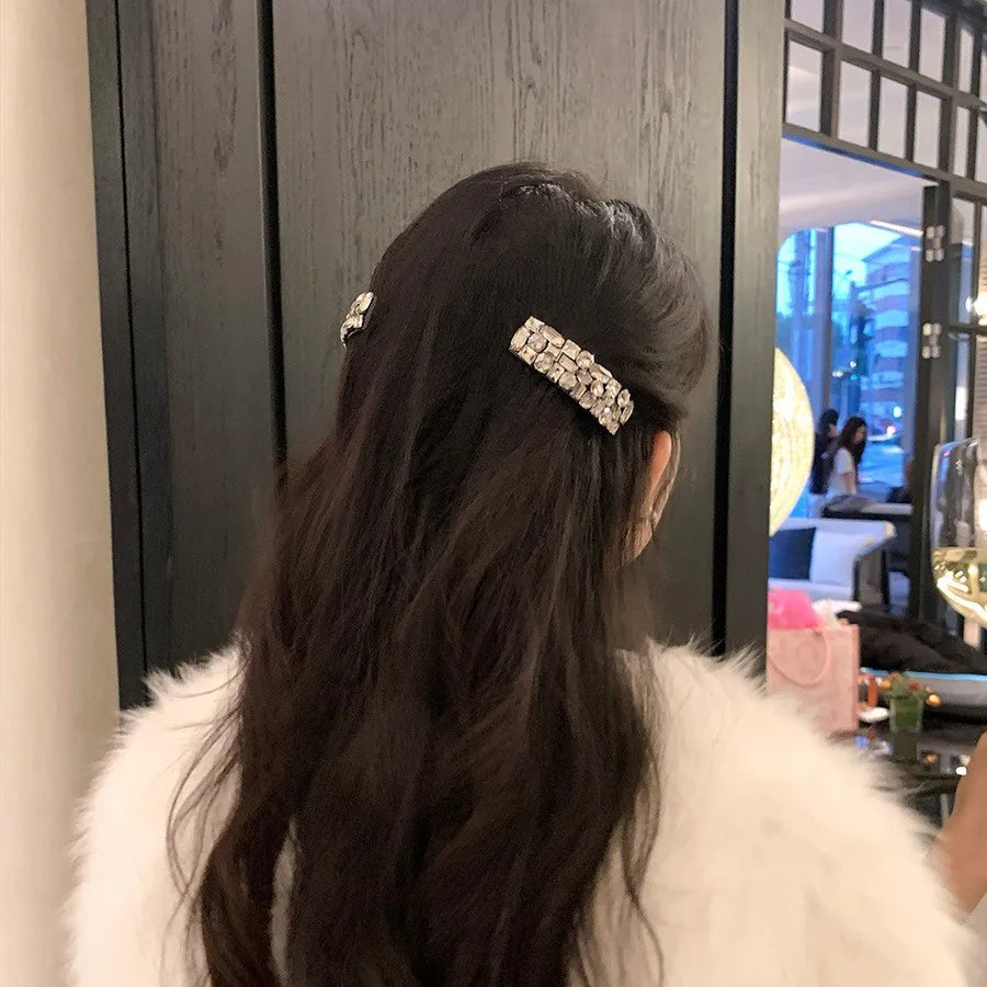 Exquisite Rhinestone Anti Slip Hair Comb for Women Women Girls Bangs Side Clip Broken Hair Edge Clipstyling Accessory Hairpin Quake