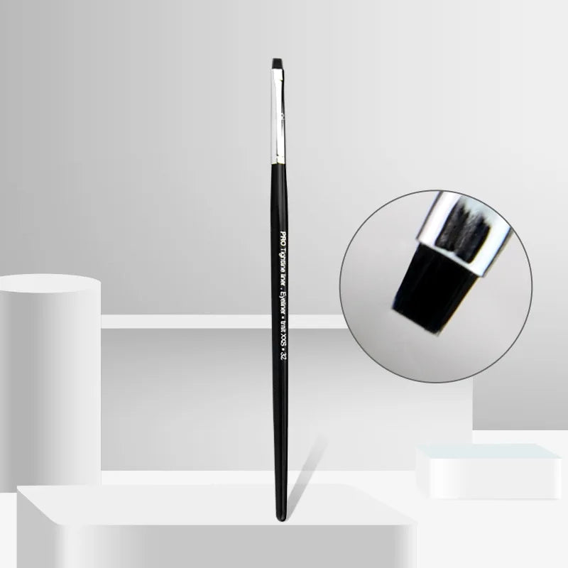 No.32 Flat Head Eyeliner Brush No.20 Bevel Eyebrow Brush No.36 Small Fan Eyelash Brush Eye Professional Brightening Makeup Brush Quake SP32