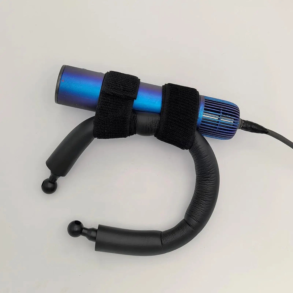 Pet Grooming Hair Dryer Holder Neck Bracket Silicone Portable Dog Groomer Accessory for Home and Professional Use Quake