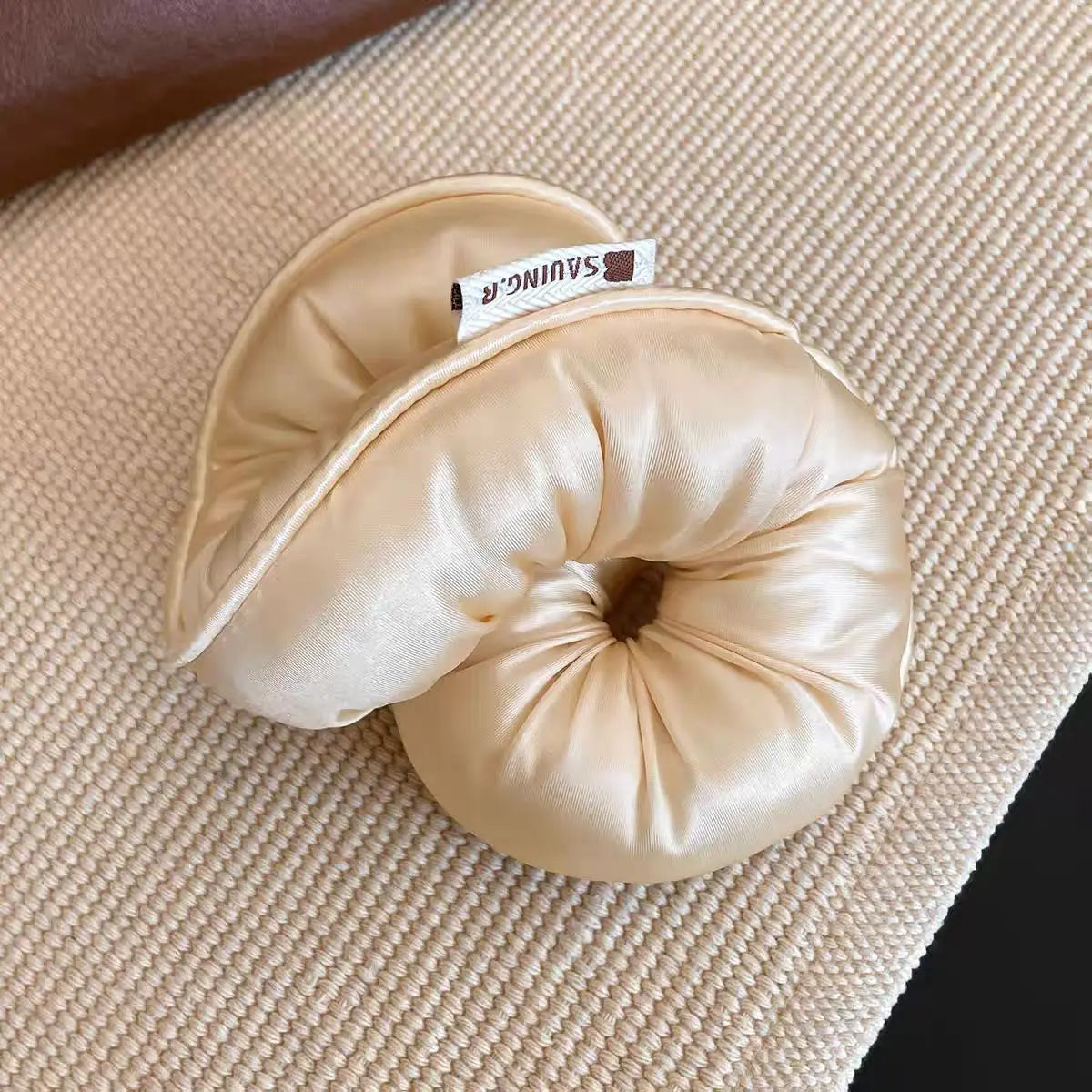 Soft Sleeping Elastic Hair Scrunchies Ponytail Holder for Women Hair Accessories Girls Soft Solid Satin Filled Cotton Big Bands Quake xb white