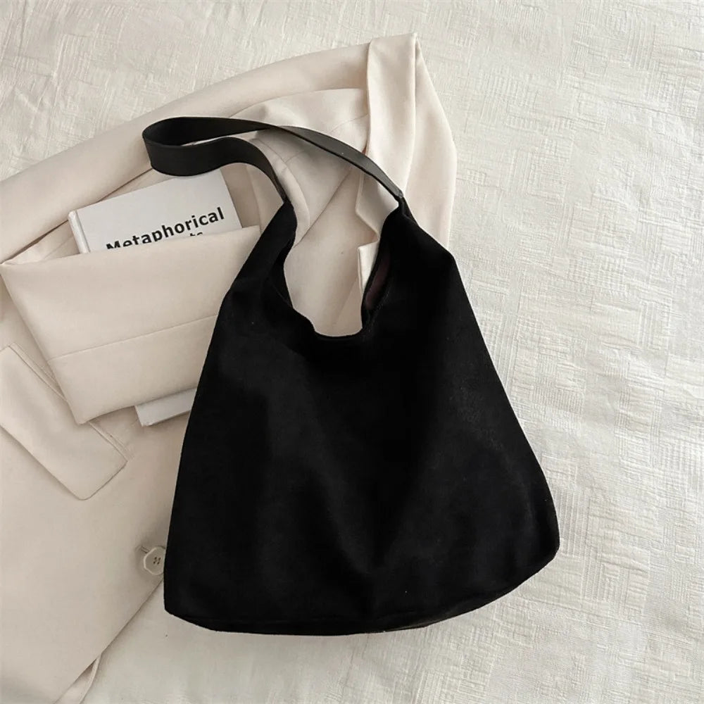 New Autumn and Winter Vintage Women's Bag Large Capacity Fashion Suede Shoulder Bag Simple Solid Color Versatile Bucket Bag Quake Black