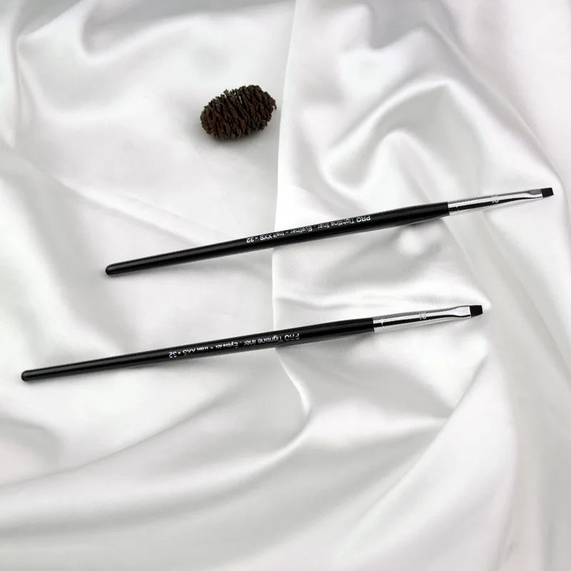 Good Quality S32 PRO Tightline Liner Brushes Small Precision Flat Eyeliner Makeup Brush Makeup Artist Quake