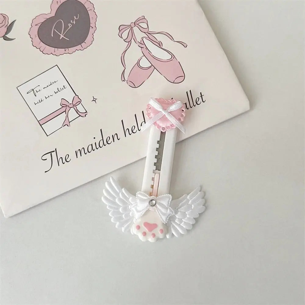 Mini Bowknot Style Utility Knife Lightweight Compact Envelope Opener Cat Paw Exquisite Mail Knife Quake white