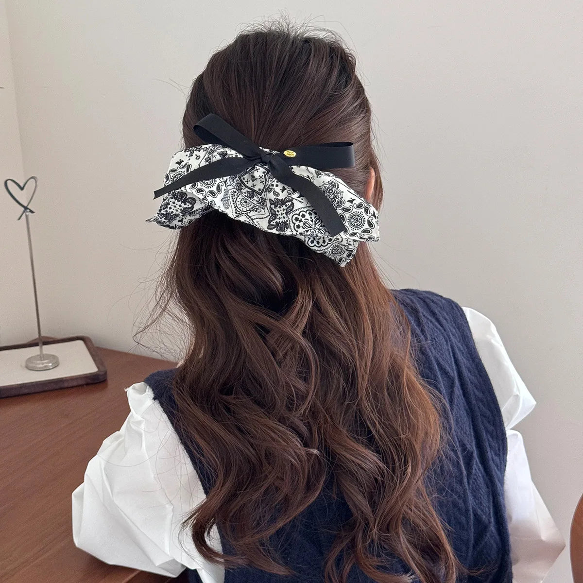 Vintage Floral Bow Ponytail Clip Korean Style Simple Elegant Fabric Pleated Skirt Spring Clip Back of The Head Ponytail Clip New Quake