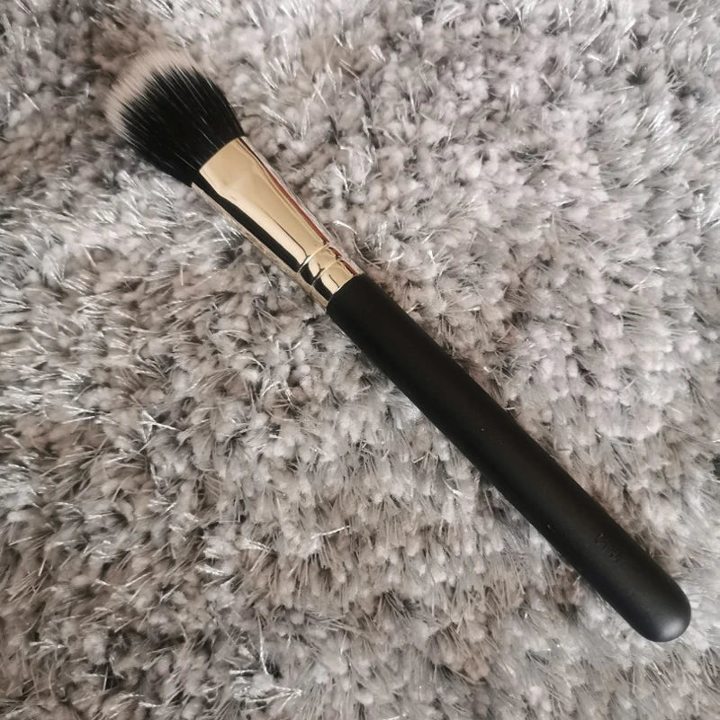 1pcs Makeup Brushes Soft Bristles Cosmetic Powder Eye Shadow Blush Blending Concealer Brushes Beauty Makeup Tools For Women Quake Blush Brush 1