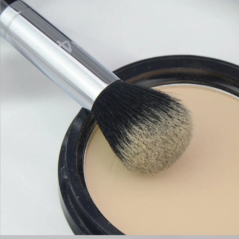 Professional Goat Hair Small Blush Brush Long Handle #74 Bronzer Sculpting Makeup Brush Beauty Cosmetic Tool Quake
