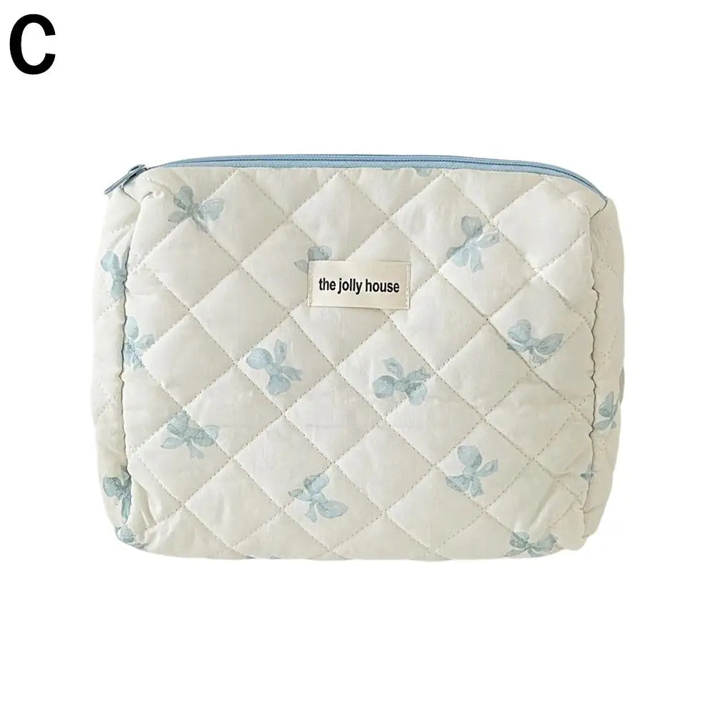 Quilted Makeup Bag 3 Sizes Floral Toiletry Cosmetic Pouch Makeup Organizer Travel Floral Bag for Bridesmaid Gifts, Daily Use Quake blue-M