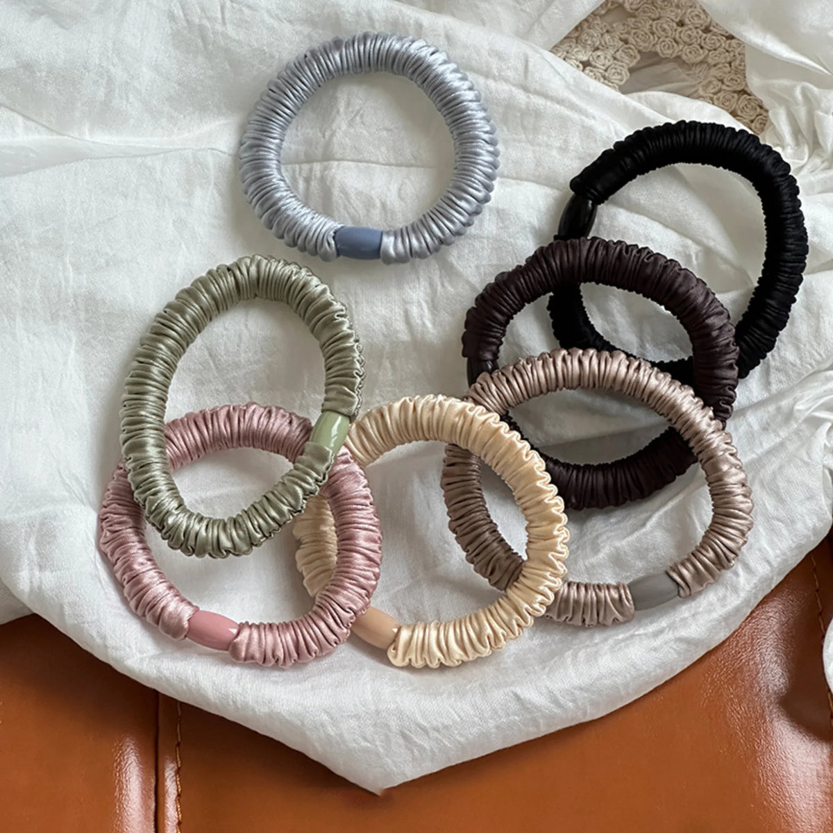 New Silk Hair Scrunchies Korean High Quality Hairbands Women Girls Sweet Pure Color Elastic Rubber Bands Hair Ropes Accessories Quake