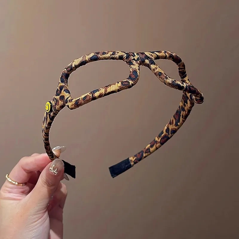 Korean Style Leopard Print Glasses Headband Simple Fashion Beauty Headband Women Girls Versatile Headband for Outgoing Traveling Quake 1pc