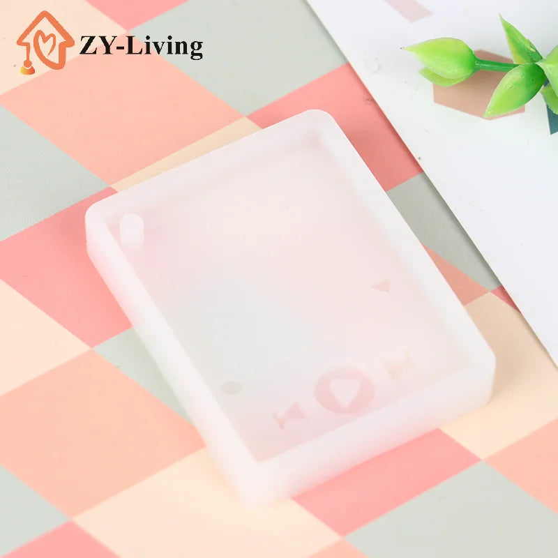 1Pcs Super Glossy Epoxy Resin Player Mold Keychain Casting Silicone Mould DIY Crafts Quake
