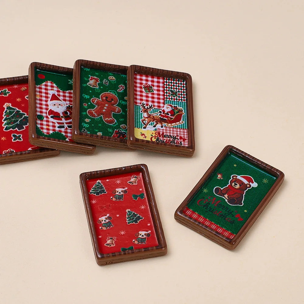 10Pcs New Christmas Plate Flatback Resin Cabochon Scrapbooking Crafts DIY Fake Food Play Dollhouse Accessories Holiday Decor Quake