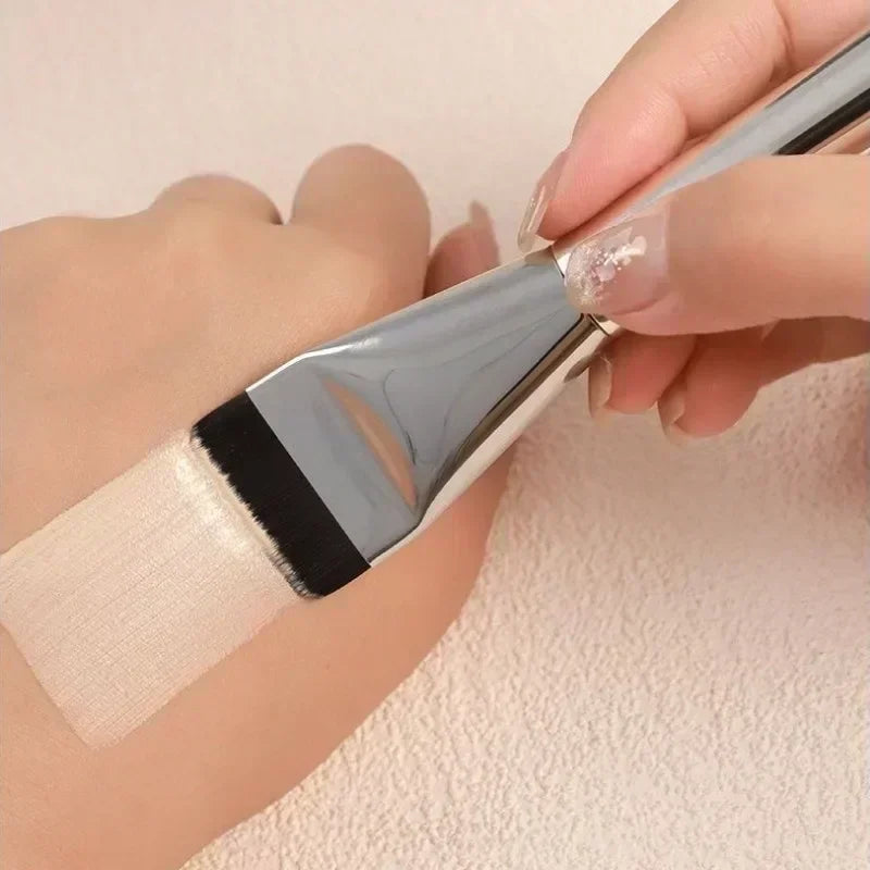 Ultra Thin Foundation Brush Lightweight and Thin Face Contour Brush Flat Contour Brush Blending Foundation Cream Makeup Brushes Quake