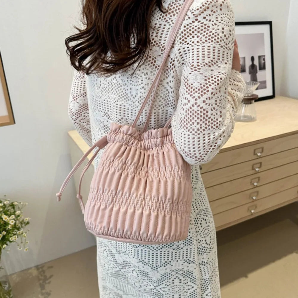 Hot Sale Large Capacity Shoulder Bag Trendy Casual Handbag Drawstring Bucket Bag Lady Quake