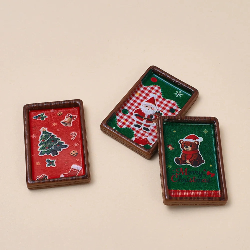 10Pcs New Christmas Plate Flatback Resin Cabochon Scrapbooking Crafts DIY Fake Food Play Dollhouse Accessories Holiday Decor Quake