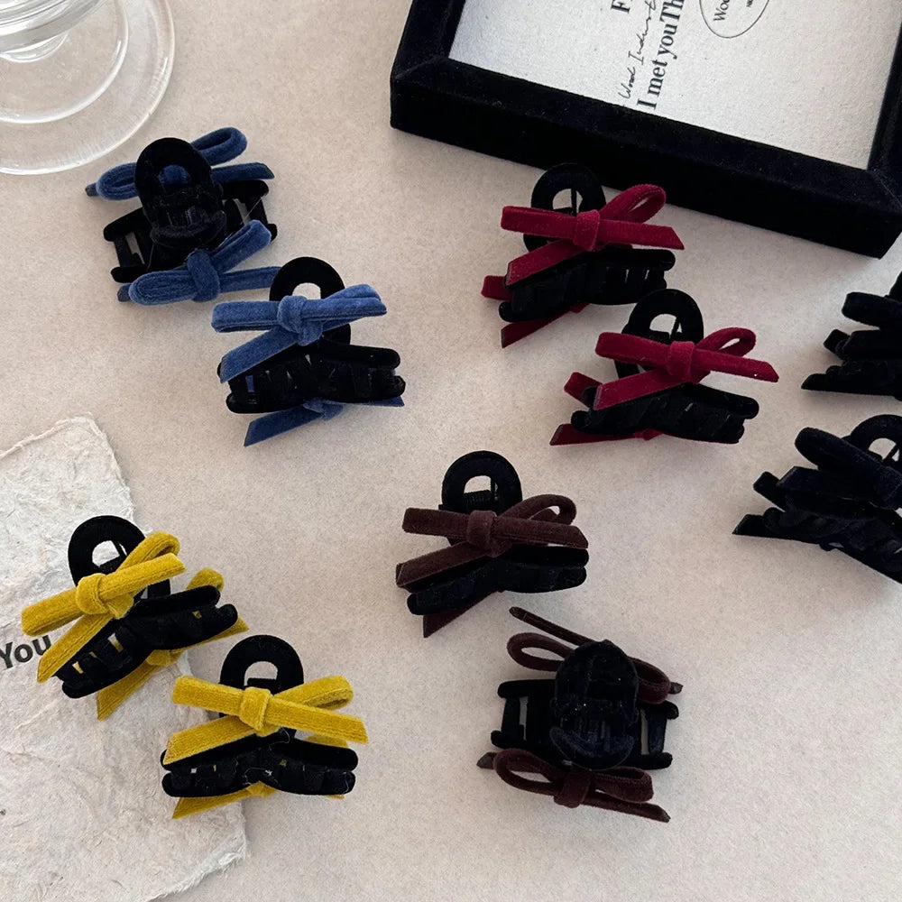 2pcs Korean Retro Velvet Bow Hair Claws Sweet Fashion Hair Side Clips Princess Head Bow Hair Grab Clip Clamp Girls Headwear New Quake
