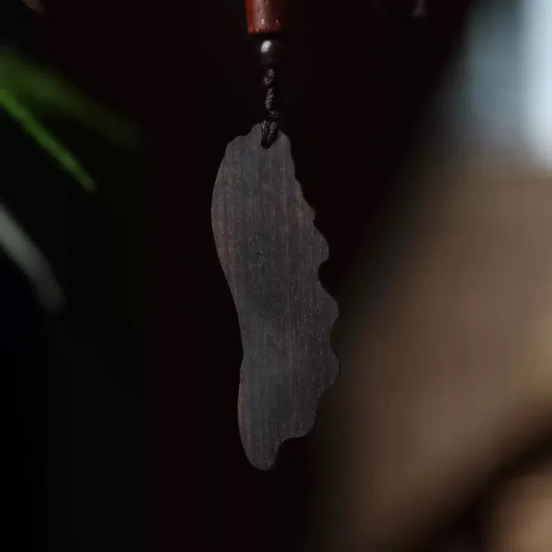1pcs Agarwood Lotus Leaf Guanyin Single-sided Pendant Car-mounted Decoration Wooden Crafts Peace Pendant Jewelry Quake