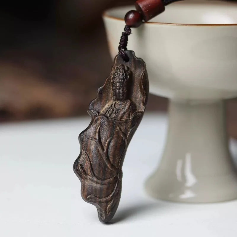 1pcs Agarwood Lotus Leaf Guanyin Single-sided Pendant Car-mounted Decoration Wooden Crafts Peace Pendant Jewelry Quake