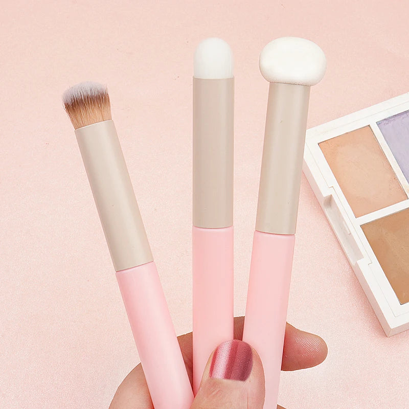 Sponge Concealer Makeup Brushes Lipstick Lip Brush Soft Powder Puff Wet Dry Use Face Contouring Blending Make Up Brush Tools Quake