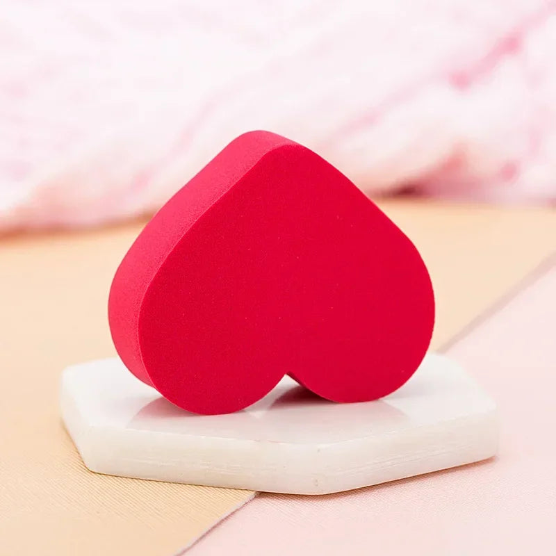 Rose Red Heart Soft Sponge Puff Wet and Dry Dual Use Makeup Beauty Puff Liquid Foundation Sponge Cosmetic Tools 1pc 6.5x5.5x2CM Quake