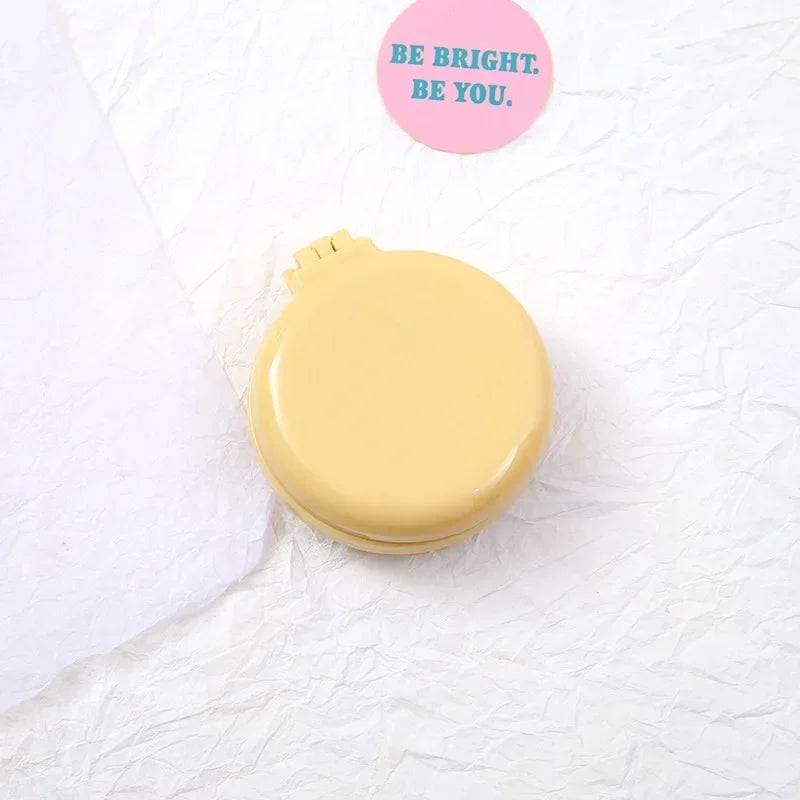 Portable Mini Round Hair Comb with Mirror Pocket Small Size Traveling Massage Folding Hair Comb Women Hair Brushes Styling Tools Quake Yellow