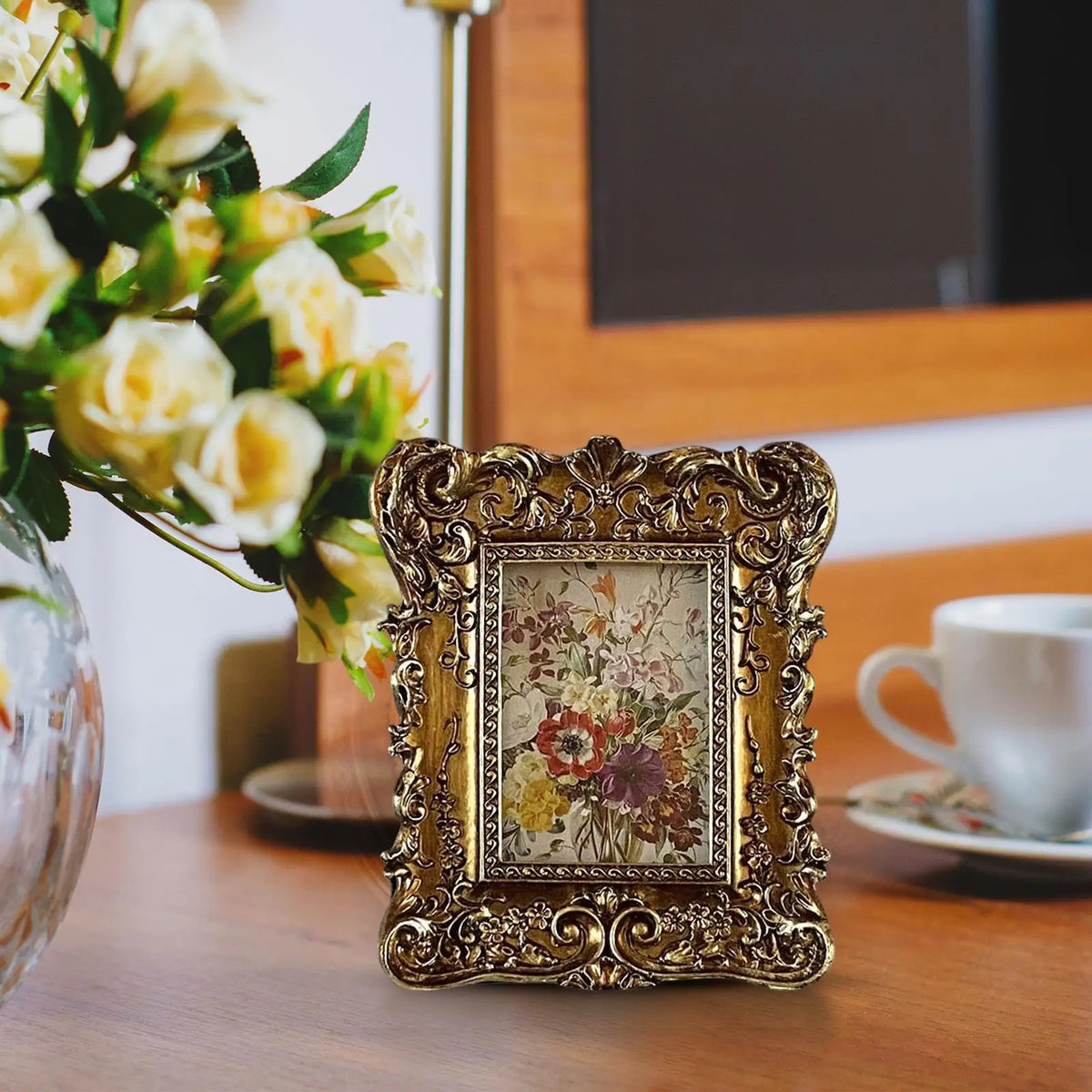 Retro Style Photo Frame Picture Holder Tabletop Wall Mounted Collection Hand Carved Floral Resin Picture Frame for Home Decor Quake