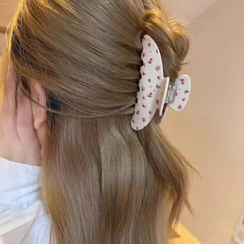 Acrylic Cherry Rose Print Hair Claw Sweet Rhinestone Women Girls Shark Clip Hair Crab Clip for Women Girls Elegant Accessories Quake