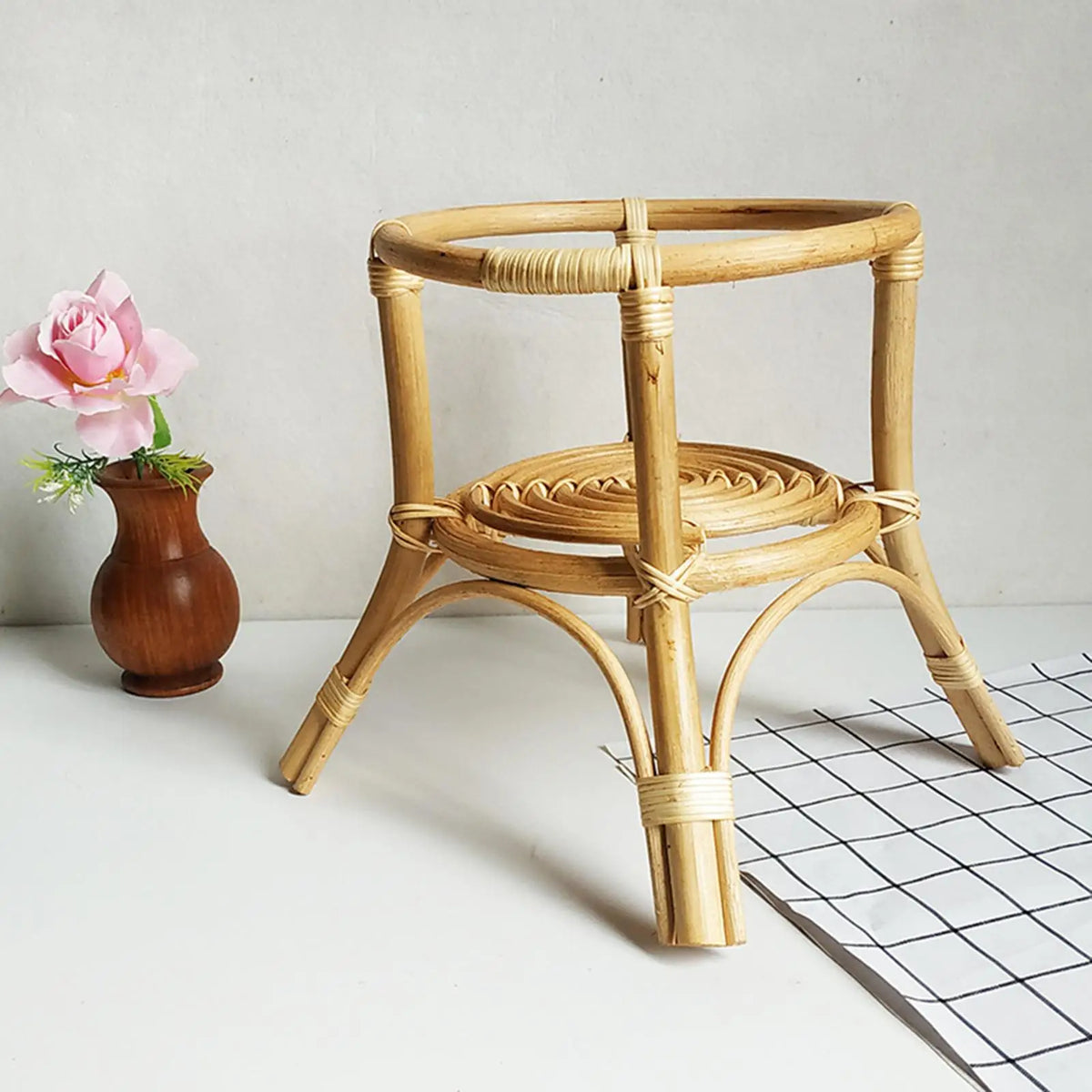 Vintage Style Rattan Plant Stand Rack Succulent Plant Holder Handwoven Wooden Flower Stand for Indoor Plants Balcony Decor Patio Quake
