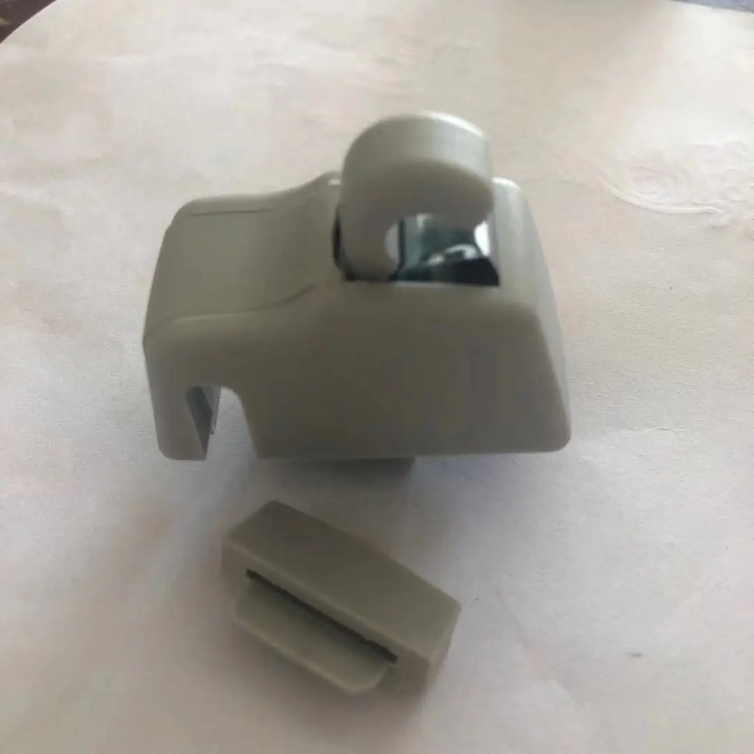 4L0859562 4L0859561 For VW Touareg Audi Q7 Porsche Cayenne Auto Car Sun Visor Support Retainer Hanger Clip Hook Bracket Parts Quake Grey