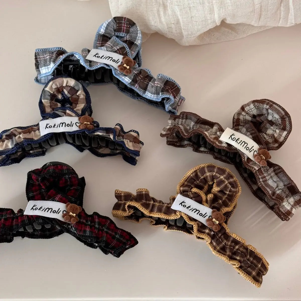 Velvet Teddy Bear Plaid Fabric Pleated Hair Claw Sweet Temperament Shark Clip Women Sweet Hair Accessories Ponytail Clip New Quake