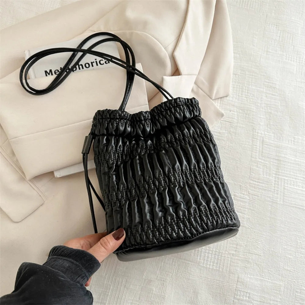 Hot Sale Large Capacity Shoulder Bag Trendy Casual Handbag Drawstring Bucket Bag Lady Quake