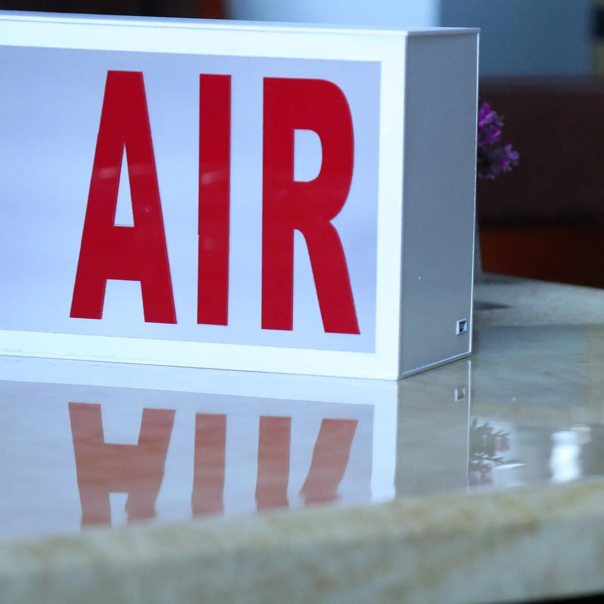 Studio Sign LED Illuminated Night Lights Wireless Using On The Air Light up Sign for Pub Recording Radio Home Decoration Quake