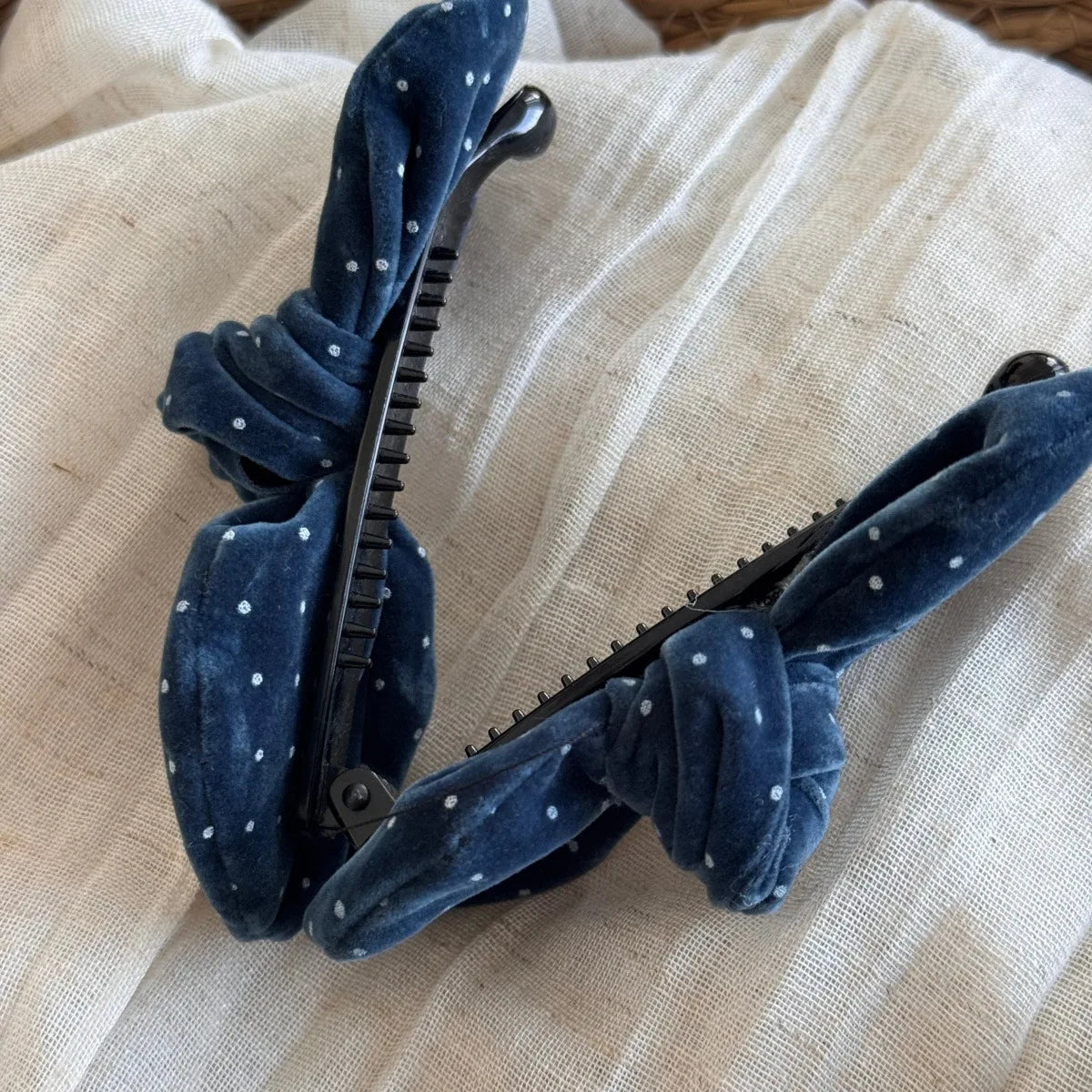 Velvet Polka Dot Bow Hair Clip Elegant Temperament Starry Sky Hair Clip Autumn and Winter Banana Clip Hair Styling Accessories Quake