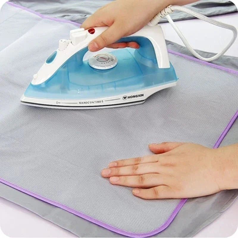 vvocci Mini Iron Random Colors Cloth Board 1pcs Protective Press Mesh Insulation IroningMat Cover Against Pressing Pad Quake