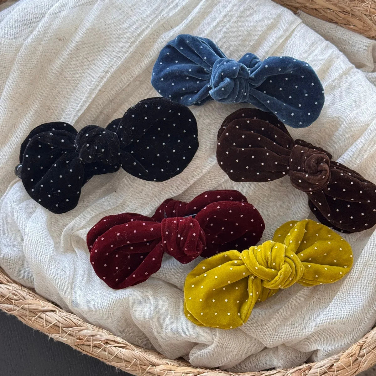 Velvet Polka Dot Bow Hair Clip Elegant Temperament Starry Sky Hair Clip Autumn and Winter Banana Clip Hair Styling Accessories Quake