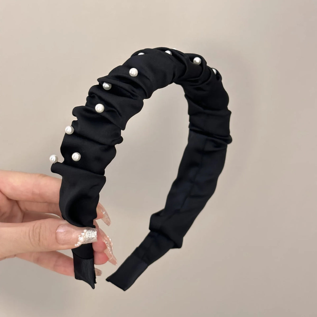 Vintage Wrinkled Pearl Headand Girls Sweet Elegant Hair Hoop Women Fashion Versatile Wide Edge Outdoor Travel Hair Accessories Quake bk