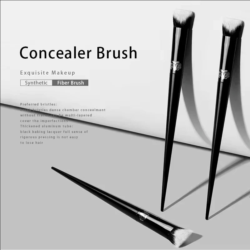 Kat Von D - Makeup Brush No.40 Double Slope Concealer Brush 3D Acne Marks Spots Decree Lines Perfect Coverage Makeup Tool Brush Quake
