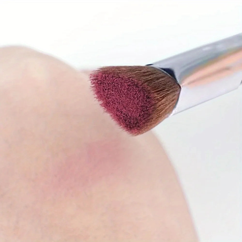 Makeup Brush Professional Concealer Brush, Triangle Brush Head, Soft Bristles Quake