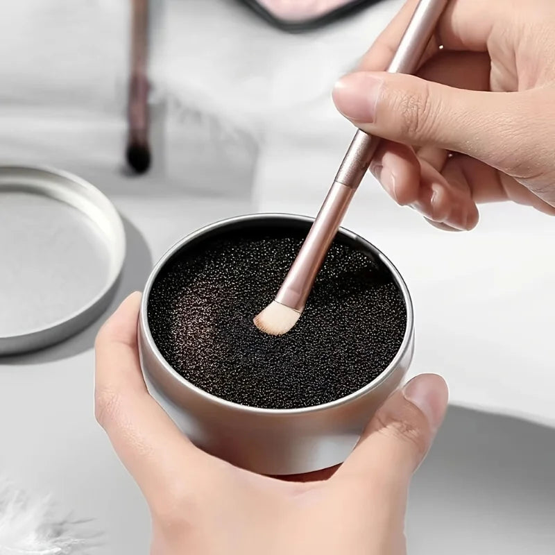 A Makeup Brush Cleaning Box-Quick-Drying Cleaning Sponge-Portable Lazy Tool - Alcohol-Free - No Power Needed - No Battery Needed Quake